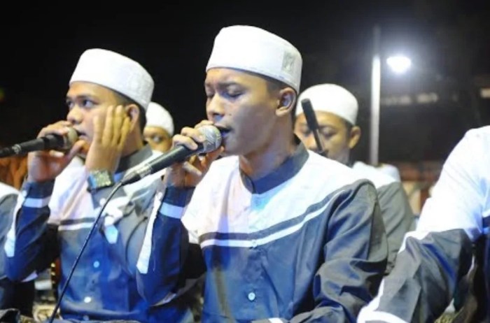 teks sholawat shollu ala khoiril anam terbaru