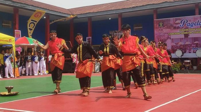 rentak bulian tari dari riau budaya asli indragiri hulu ritual lagi pengobatan riaudailyphoto kompasiana