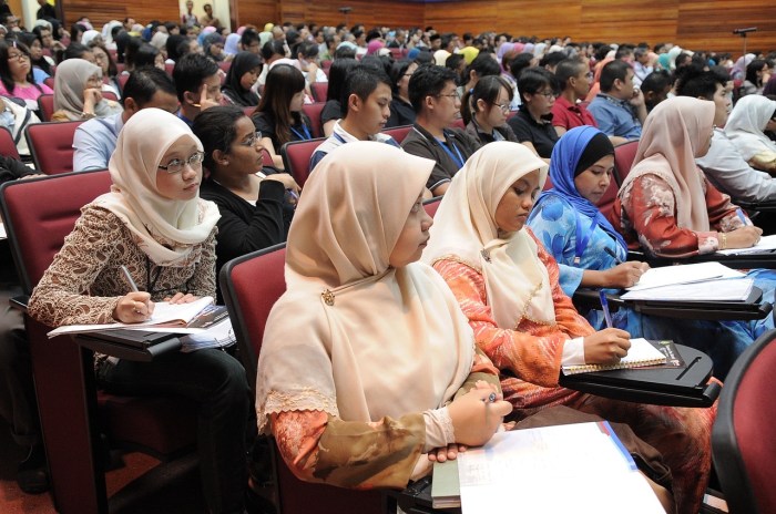 satu semester kuliah berapa bulan