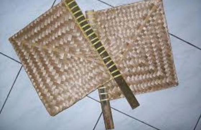 kipas anyaman bambu bahan