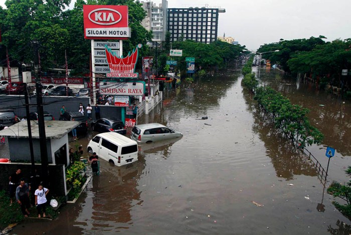 berita banjir bahasa inggris terbaru