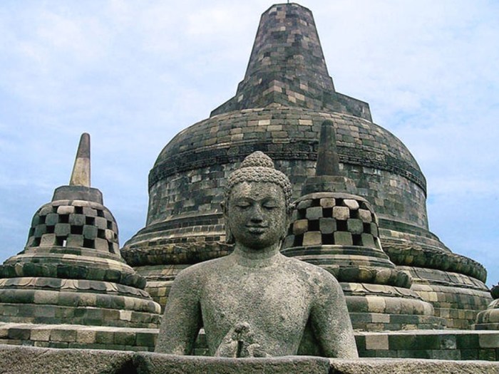 candi prambanan lampau hindu brahma rakai patung kejayaan