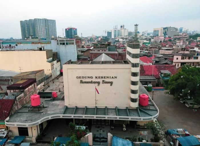 gedung kesenian rumentang siang