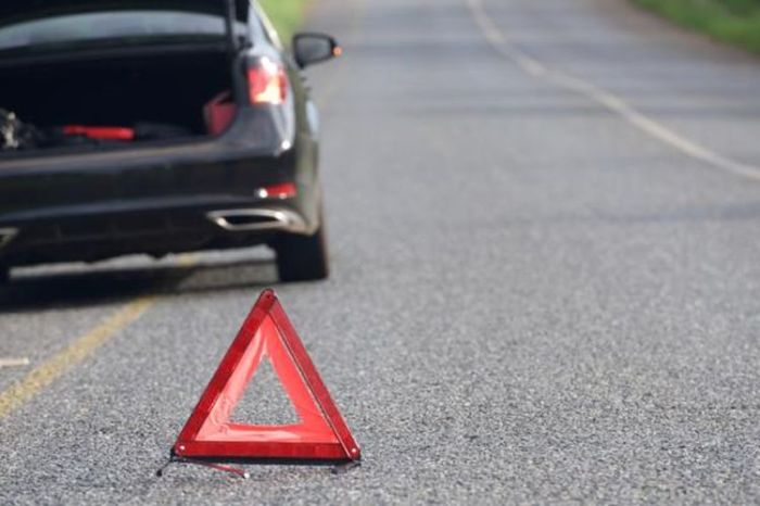 mobil tidak bisa jalan maju sebab