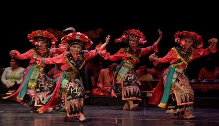 tari blantek ronggeng pentas kerap pelengkap tanji menjadi kesenian tradisional pertunjukkan asli betawi kreasi