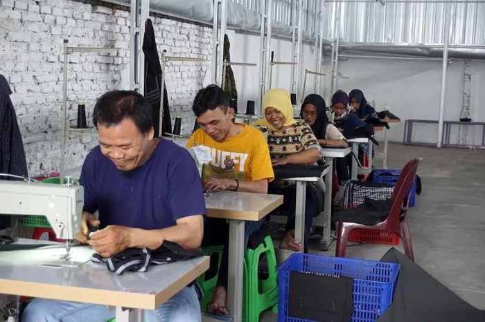 teknik pembuatan tas kulit