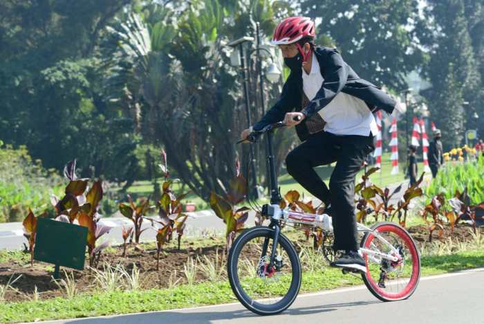 Bersepeda menhub nomor syarat peraturan keselamatan sesuai aturan pontianak adit albertus