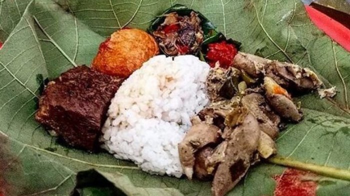 indonesian foods gudeg indonesia food traditional chicken cnn delicious most ayam coconut meat egg milk cook using