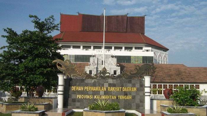 otonomi daerah pengertian berarti aturan tujuan