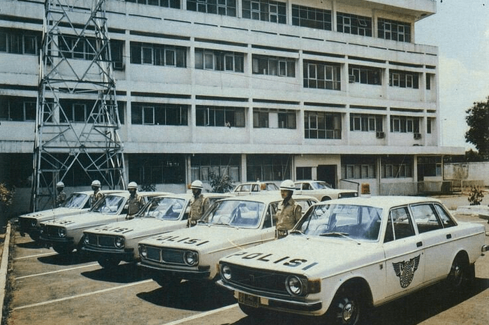 gambar mobil jaman dahulu terbaru