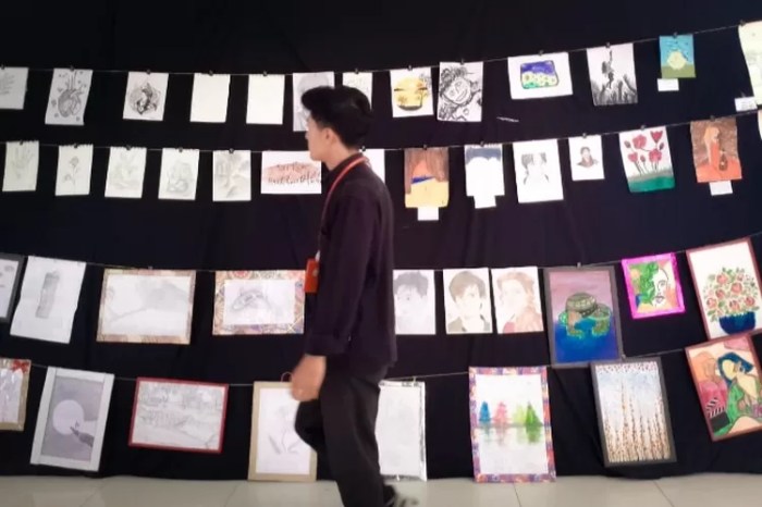 tema pameran seni rupa di kelas