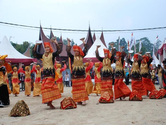 upacara adat suku minangkabau