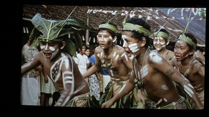 kekurangan film laskar pelangi