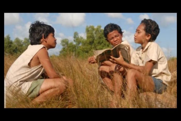 kekurangan film laskar pelangi terbaru