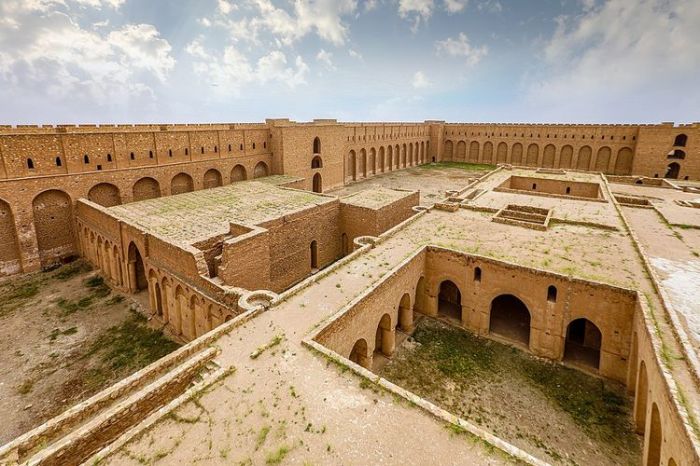 majapahit kerajaan trowulan peninggalan candi peta letak berdiri ratu bajang gerbang seni gapura raja runtuhnya mojokerto bangunan inilah usai sebab