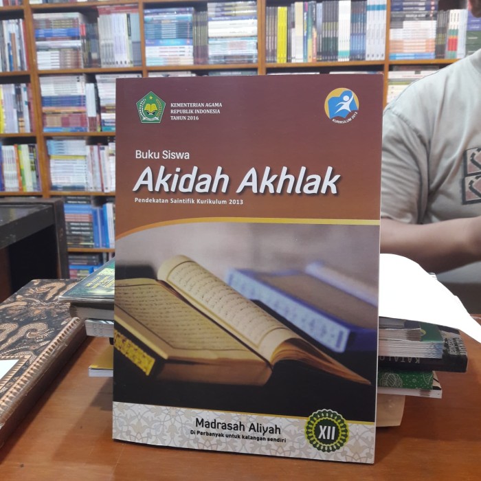 akidah akhlak kelas 12 pdf terbaru