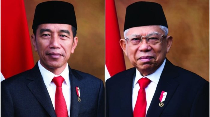 Pemasangan foto presiden dan wakil presiden