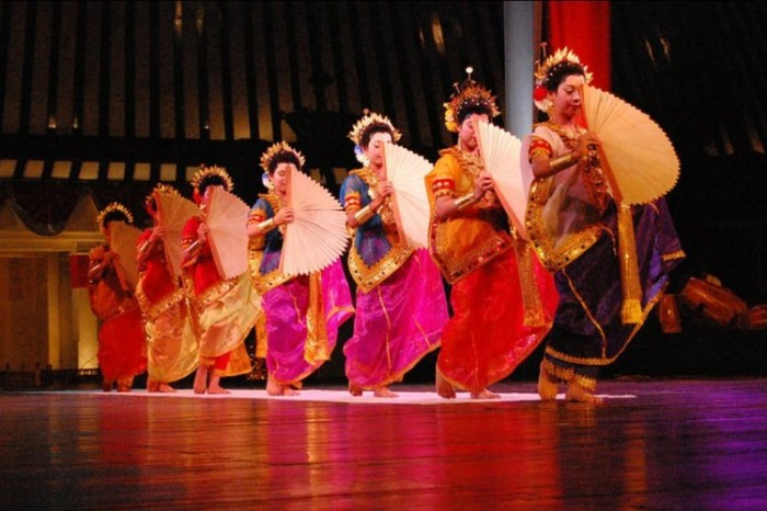 sulawesi tari budaya