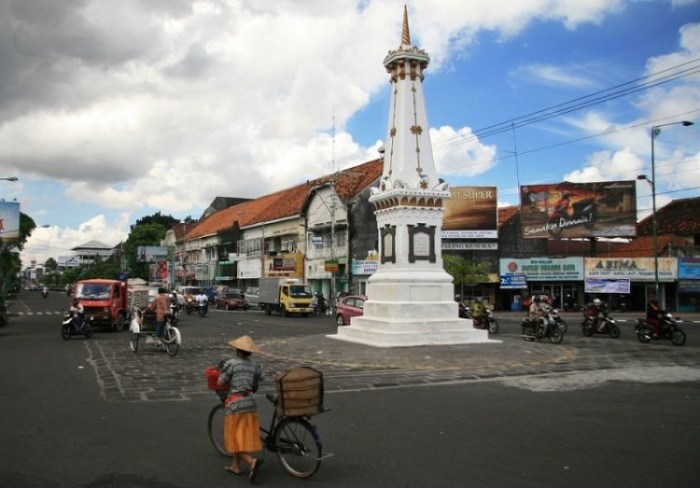 Kota di indonesia yang letaknya paling jauh