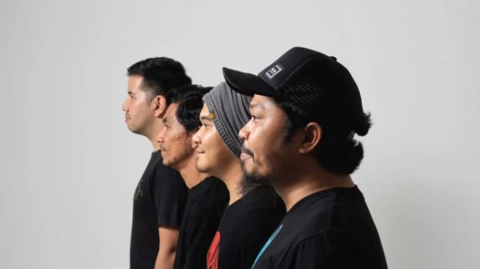 arti lagu resah payung teduh