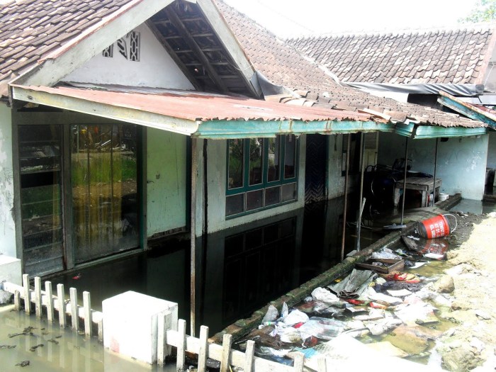 gambar lingkungan rumah kotor