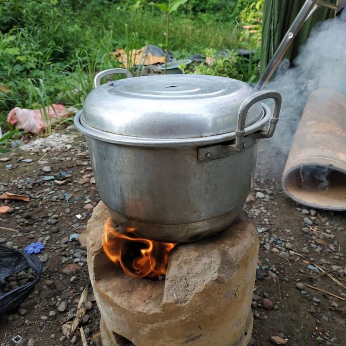 alat masak nasi tradisional