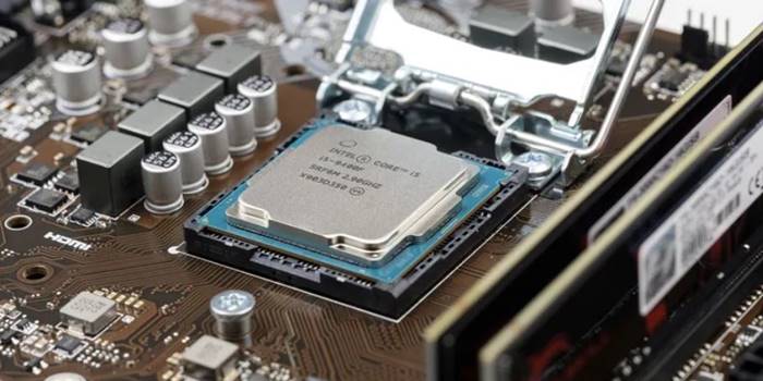 perbedaan cpu dan prosesor