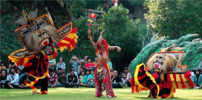 reog ponorogo tari barongan budaya seni kesenian 1001indonesia khas tarian jawa asli tradisi merak dadak adat tradisional macam keunikan nasional