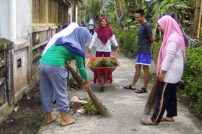 gotong royong sekolah karangan manfaat lengkap nesabamedia semangat polri kalsel menanam pekerjaan pengertian taman