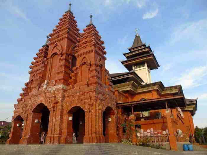 gereja katolik kudus apostolik katolisitas roh kursus mulai