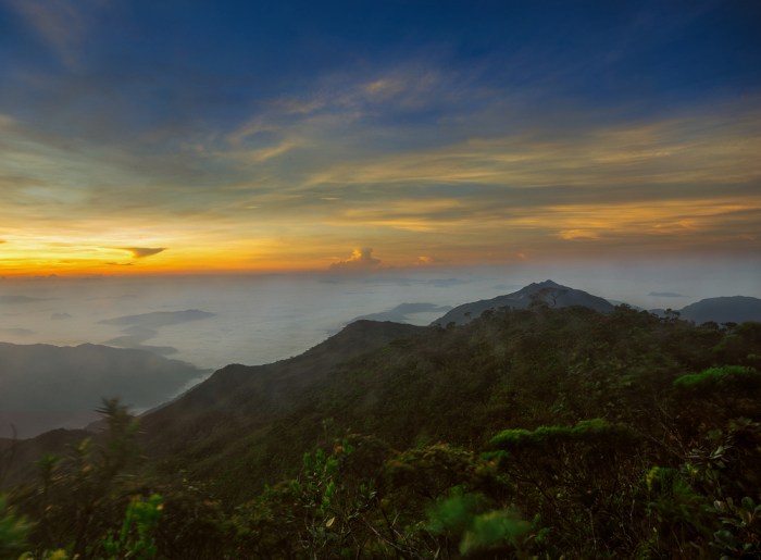 tahan gunung pahang taman negara kronologi tempat merupakan tertinggi tripadvisor semenanjung terletak puncak dalam ketinggian 2187