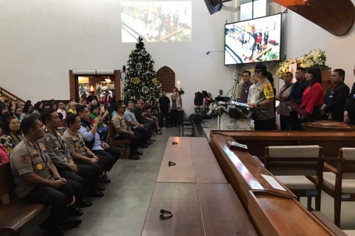 berapa lama ibadah di gereja terbaru