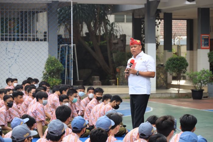 tujuan manfaat perkembangan mempelajari psikologi siswa guru didik