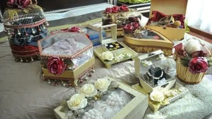 hantaran gubahan aksara motivasi syria sepasang jubah