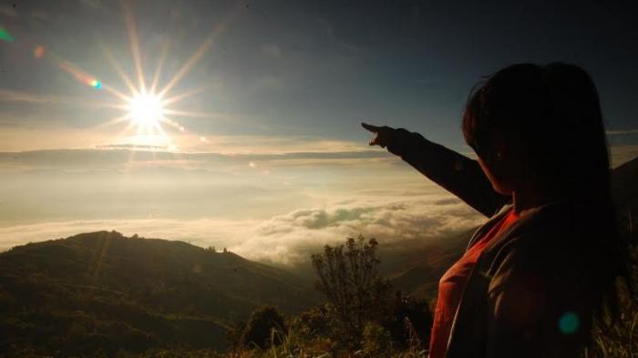 jam berapa matahari terbit di indonesia