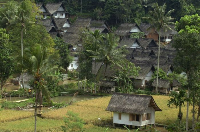 adat cikondang kampung ekowisata djoko telusuri depan warga desa mongabay kenormalan prinsip