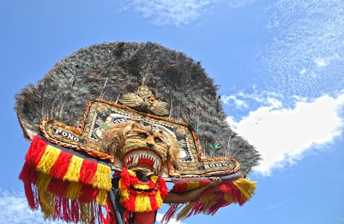 keunikan tari reog ponorogo