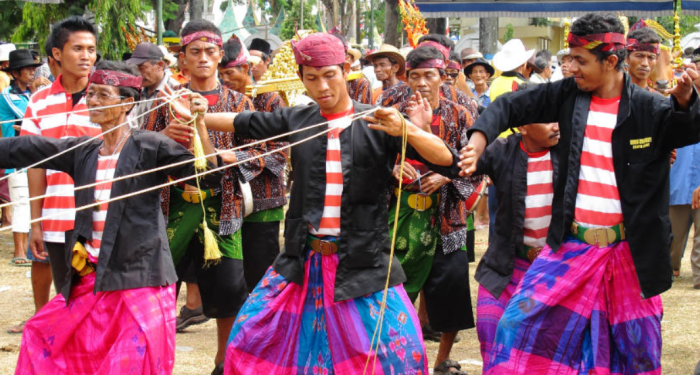 kesenian tradisional dari madura adalah