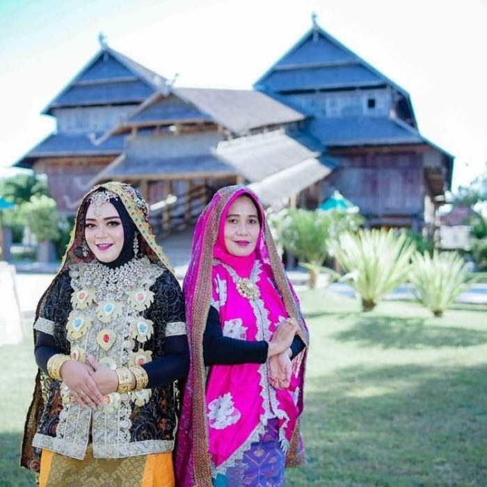 baju pengantin adat sumbawa