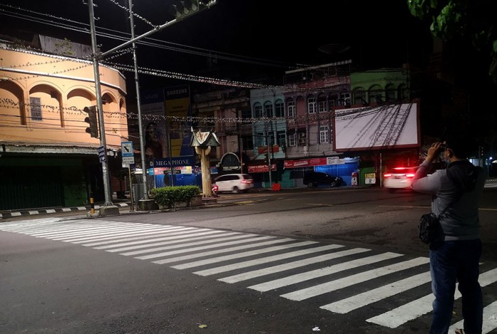 layang menerbangkan magelang serunya sembari ngabuburit digunakan persawahan