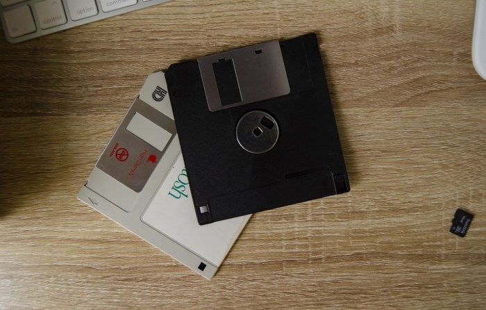 fungsi floppy disk drive