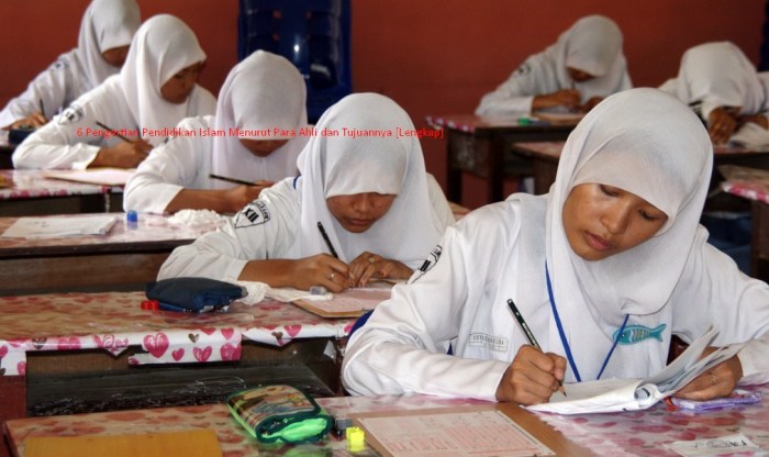 pendidikan pengertian menurut ahli ternyata seragam filosofi dikenakan kamu tiap tahu masa