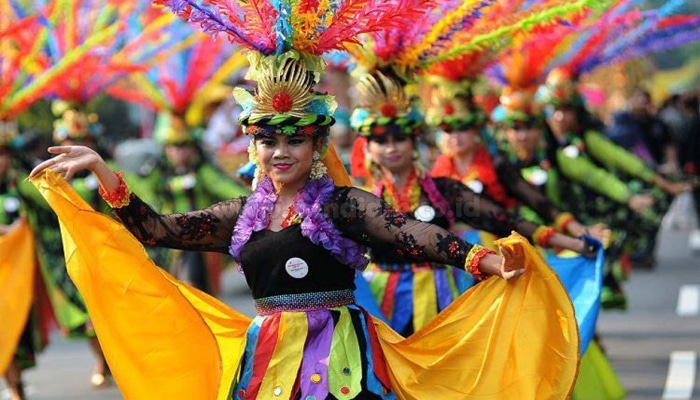 budaya seni pengertian menurut ahli ciri contoh