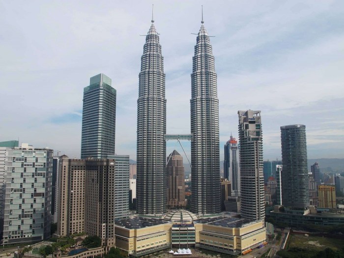 gedung tertinggi di asia tenggara terbaru