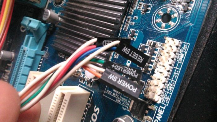 motherboard kabel memasang warna hitam dibawah melihat hijau biru uang