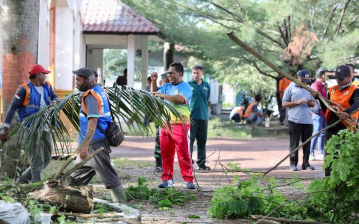 puisi tentang gotong royong terbaru