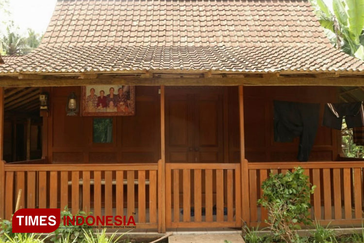 osing rumah adat desa banyuwangi kemiren jawa potensi wisata sumber kopi menguak blogdetik yuniarinukti