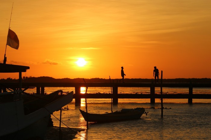 pantai galesong makassar sarana papan