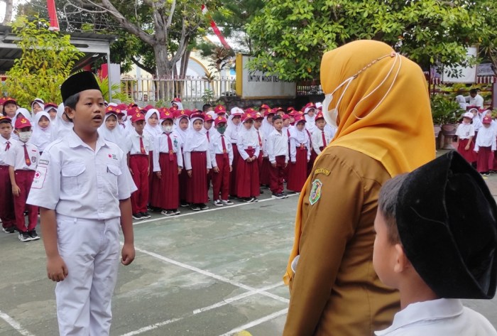 upacara pemimpin baik bendera benar