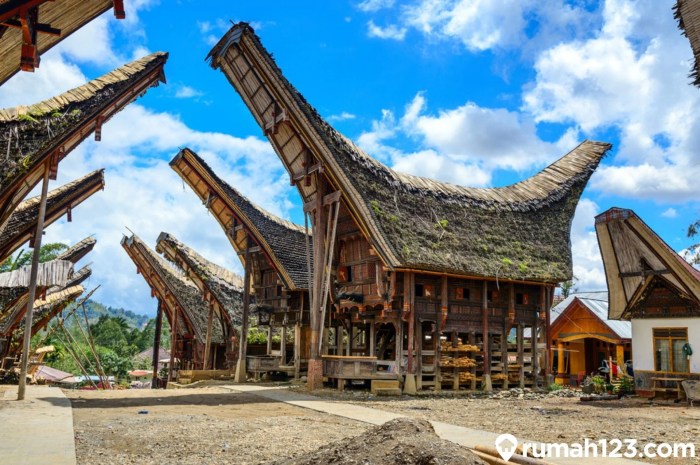 rumah adat provinsi sulawesi tenggara terbaru